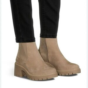 No Boundaries Women's Chelsea Boots with Knit Inset Panel  - Size 11